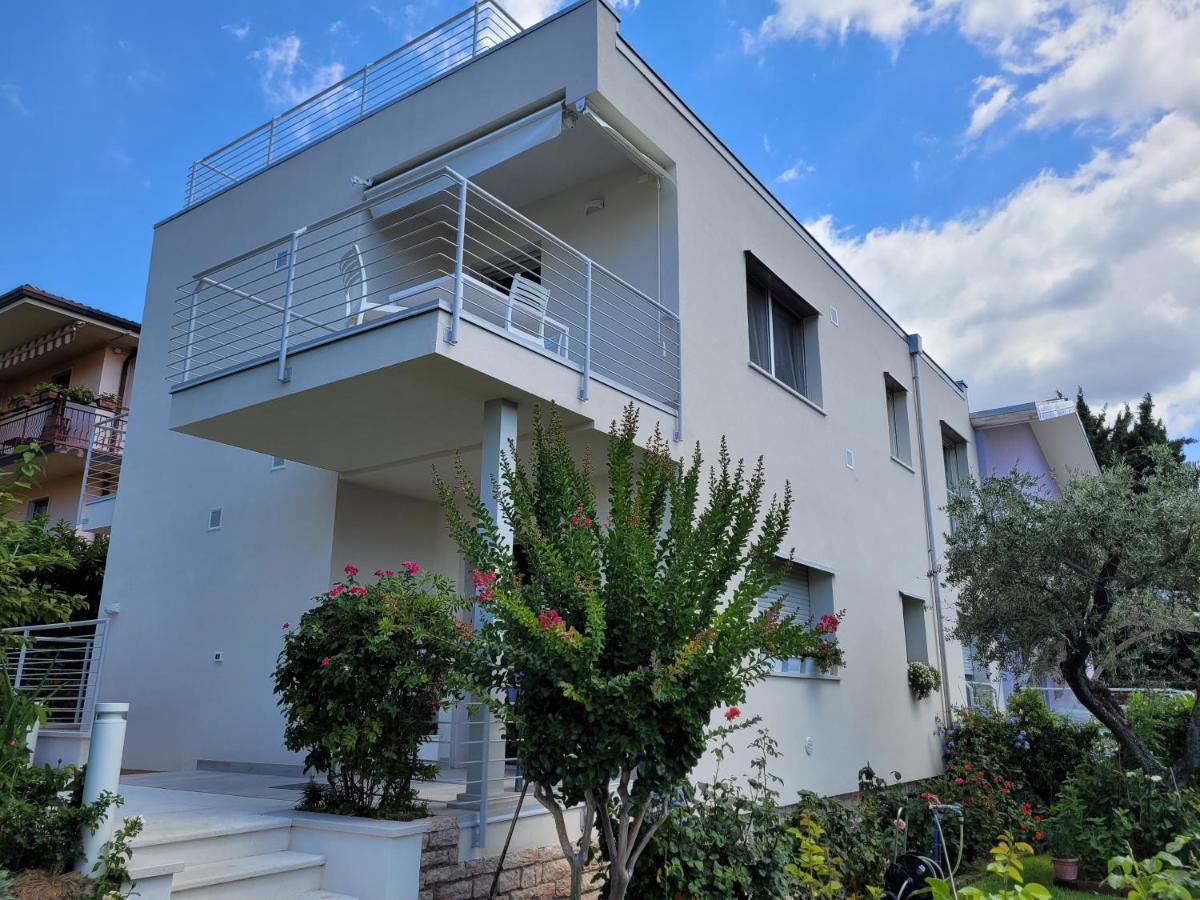 Garda View - Nuovo Appartamento Con Solarium Vista Lago Dış mekan fotoğraf