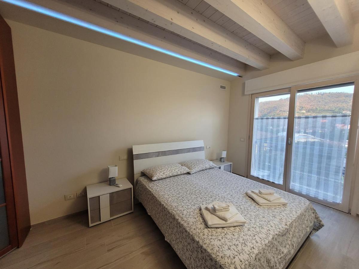 Garda View - Nuovo Appartamento Con Solarium Vista Lago Dış mekan fotoğraf