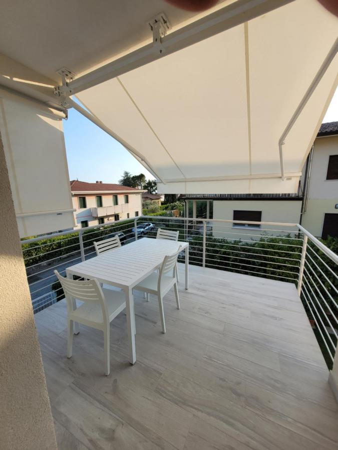 Garda View - Nuovo Appartamento Con Solarium Vista Lago Dış mekan fotoğraf