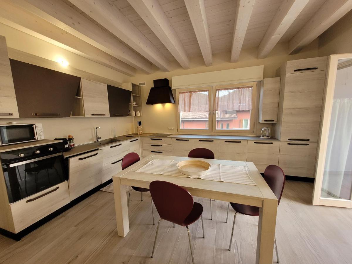 Garda View - Nuovo Appartamento Con Solarium Vista Lago Dış mekan fotoğraf