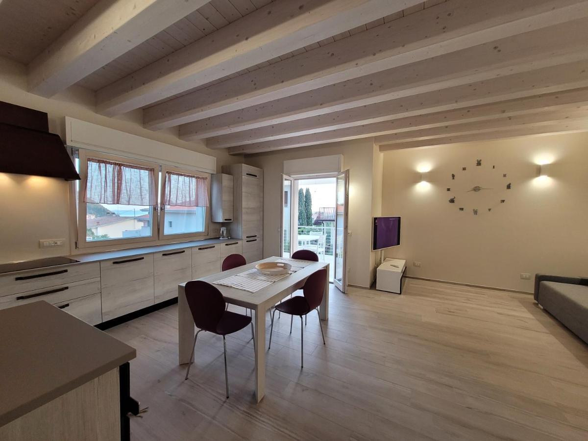 Garda View - Nuovo Appartamento Con Solarium Vista Lago Dış mekan fotoğraf