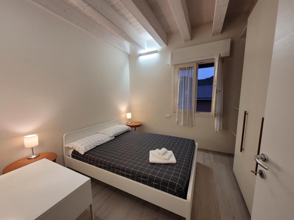 Garda View - Nuovo Appartamento Con Solarium Vista Lago Dış mekan fotoğraf
