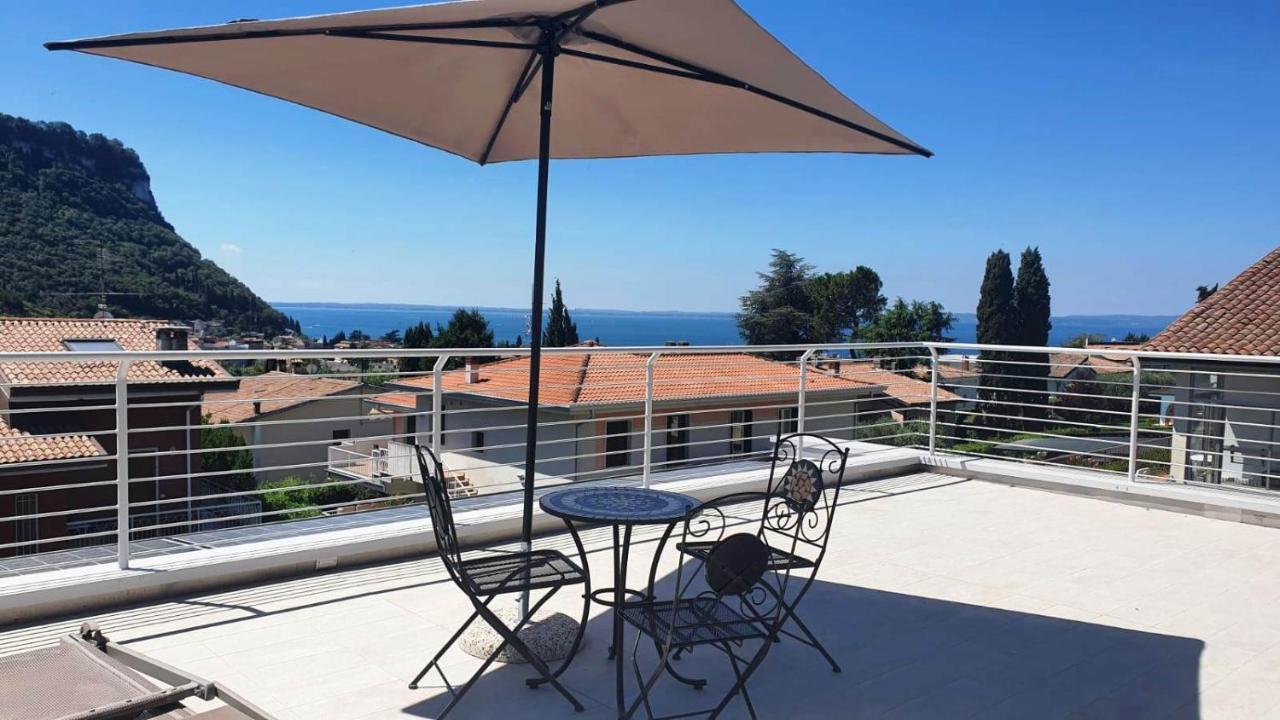 Garda View - Nuovo Appartamento Con Solarium Vista Lago Dış mekan fotoğraf