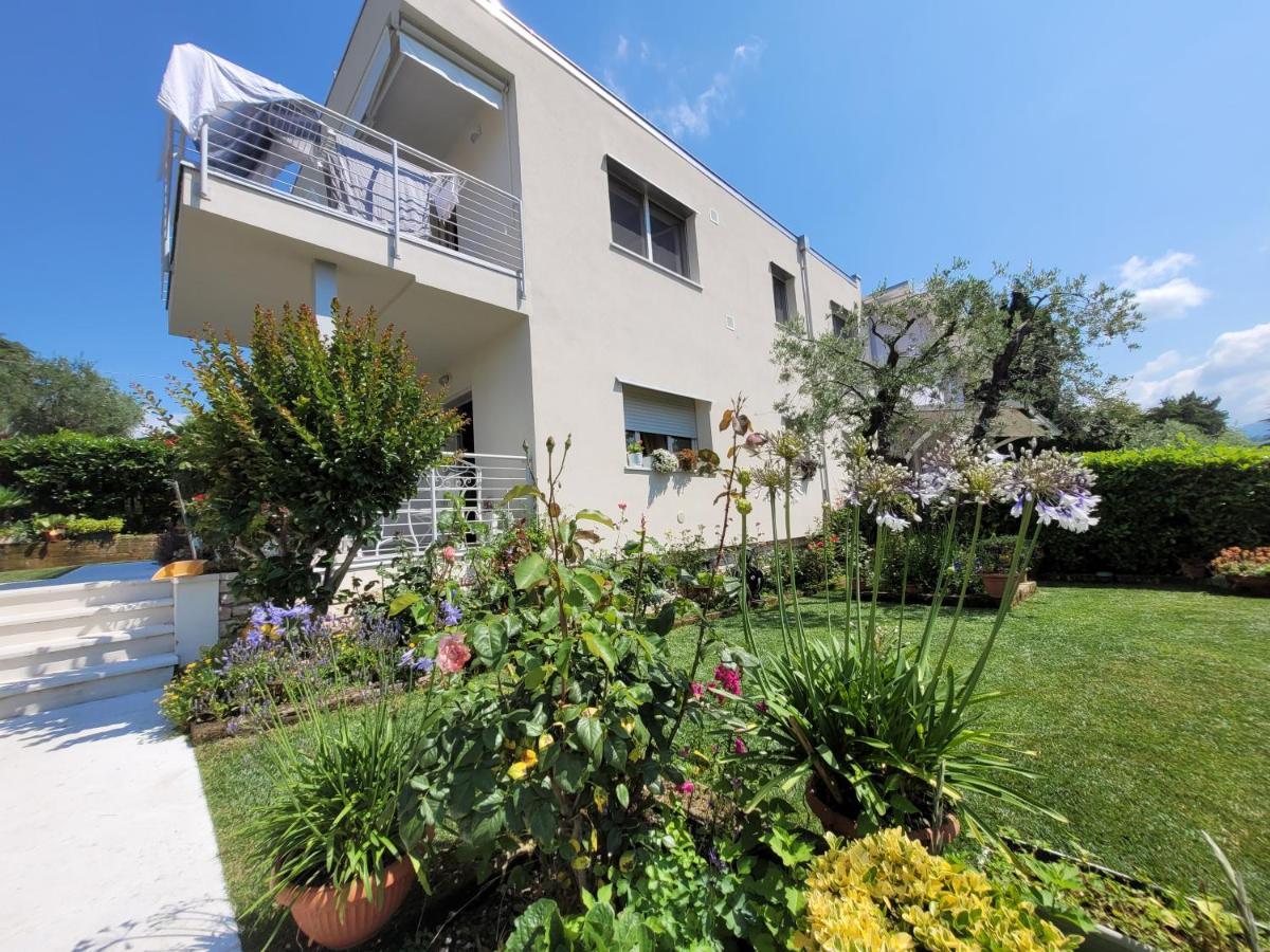 Garda View - Nuovo Appartamento Con Solarium Vista Lago Dış mekan fotoğraf
