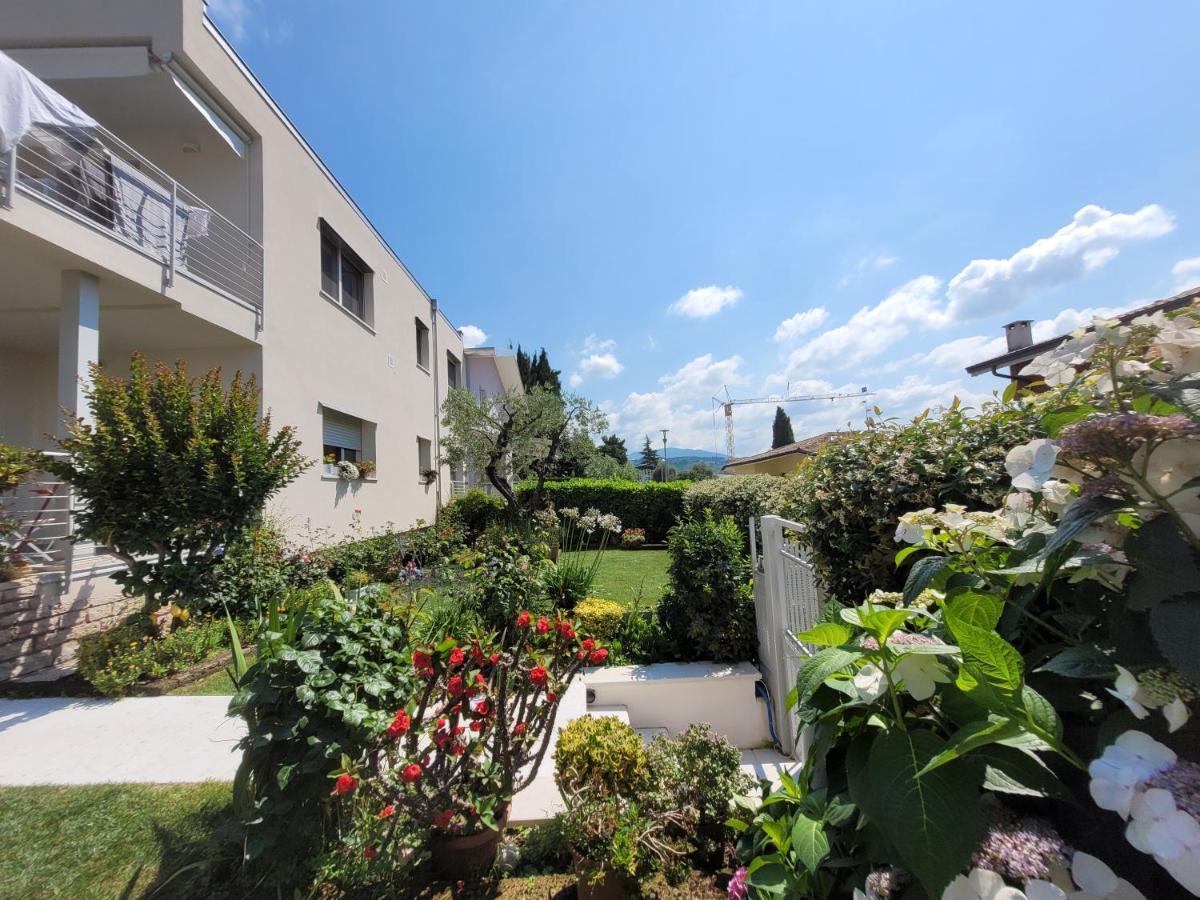 Garda View - Nuovo Appartamento Con Solarium Vista Lago Dış mekan fotoğraf