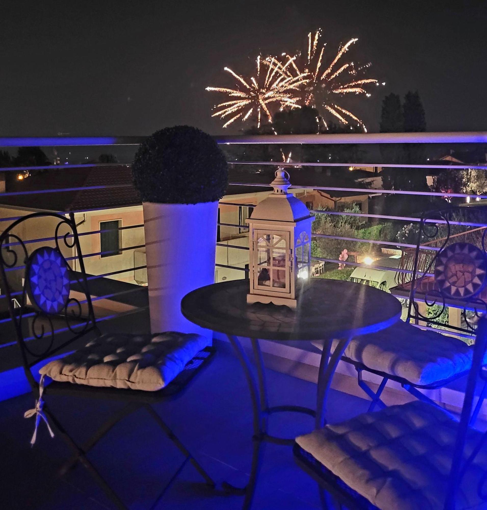 Garda View - Nuovo Appartamento Con Solarium Vista Lago Dış mekan fotoğraf